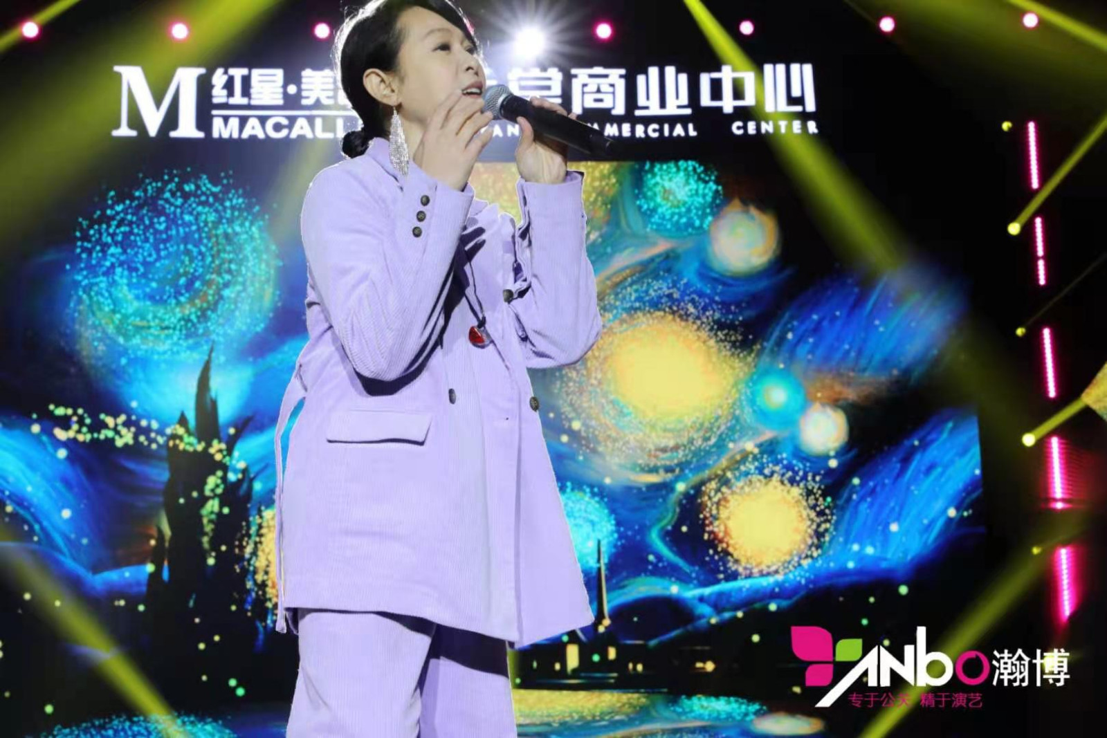 助力金堂紅星美凱龍開盤，天后劉若英親臨現場深情演唱