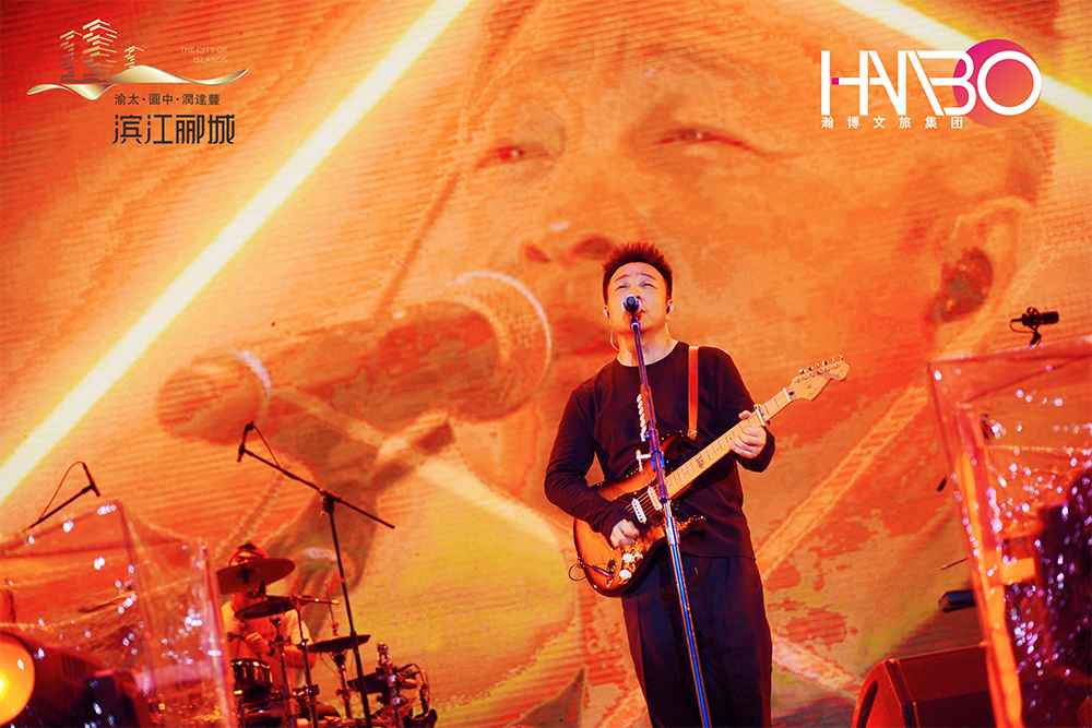 許巍領銜成都演唱會圓滿成功