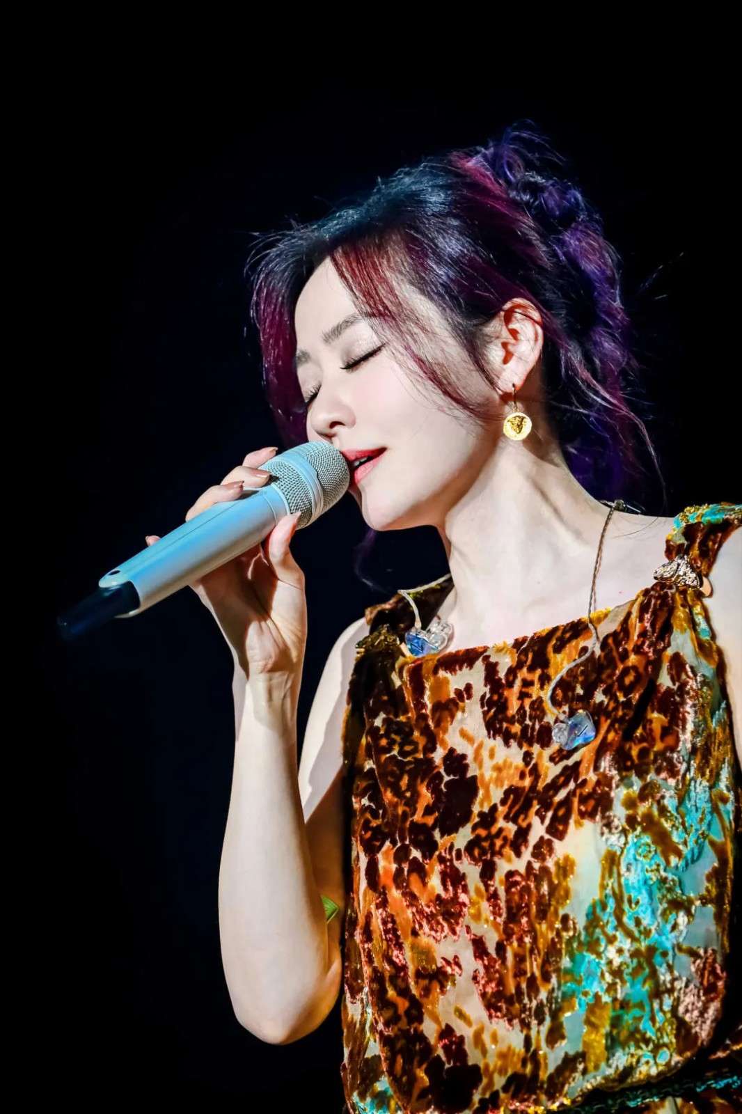 音樂盛宴,綿陽不眠夜!張靚穎領(lǐng)銜眾星,2.5萬+觀眾共襄盛舉!